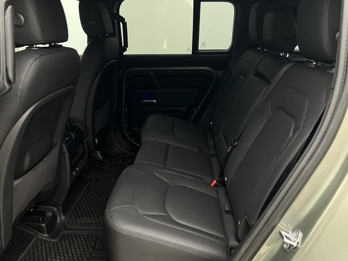 Land Rover Defender 110 D300 X-DYNAMIC SE AWD AUT 3.0 d Dynamic SE