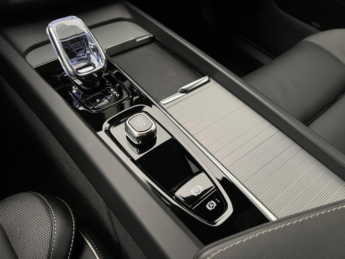 Volvo XC60 T6 AWD RECHARGE BLACK EDITION 2.0 Edition