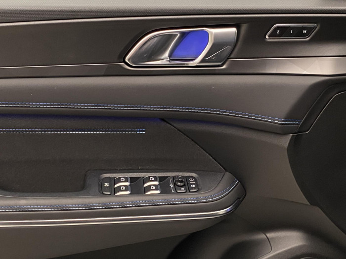 Lynk & Co 01 PHEV DCT REZERVACE