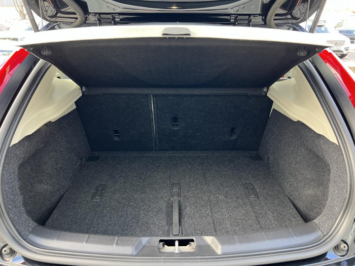 Volvo V40 T3 MOMENTUM Aut CZ 1.5 Momentum