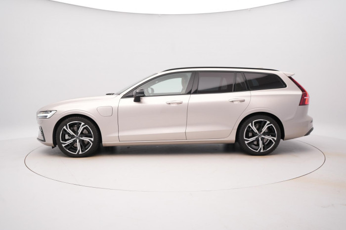 Volvo V60 T8 AWD RECHARGE REZERVACE