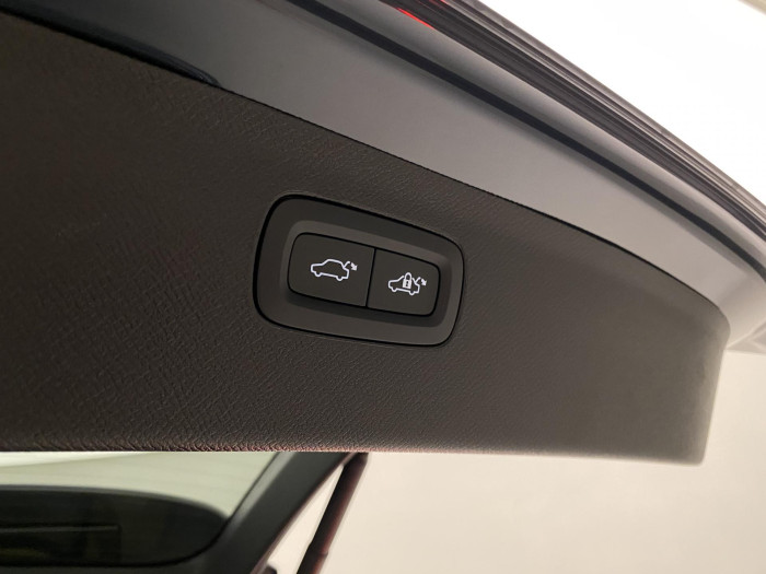 Volvo XC90 T8 AWD ULTIMATE DARK RECHARGE