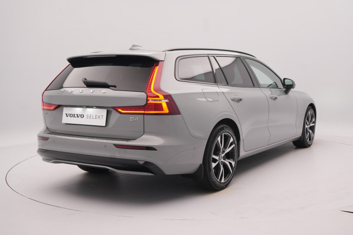 Volvo V60 B4 PLUS DARK AUT 1.maj.