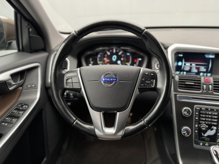 Volvo XC60 D5 AWD SUMMUM 2.4 d Summum