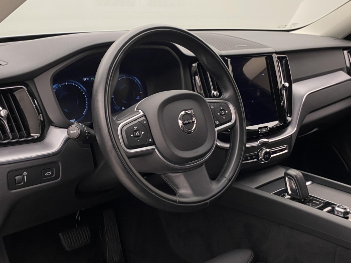 Volvo XC60 B4 MOMENTUM AUT CZ 2.0 Momentum