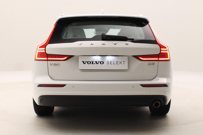 Volvo V60 D3 MOMENTUM PRO AUT 1.maj 2.0 d Momentum