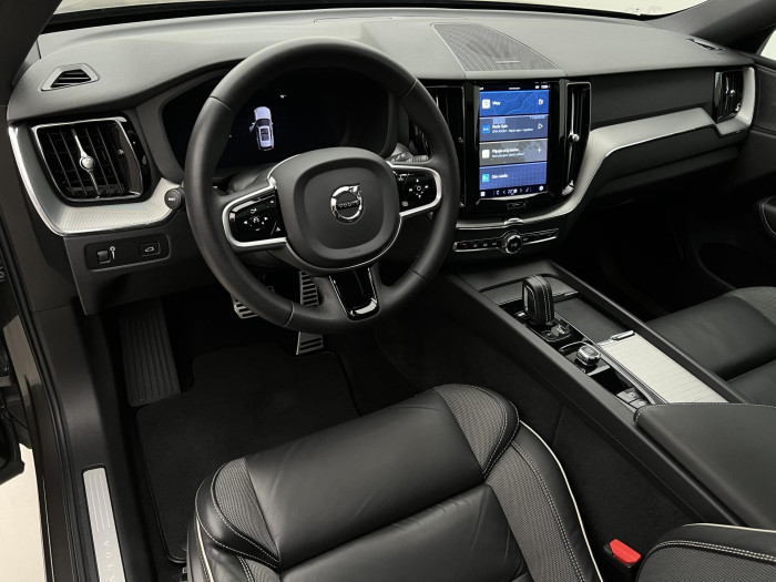 Volvo XC60 B5 AWD R-DESIGN AUT