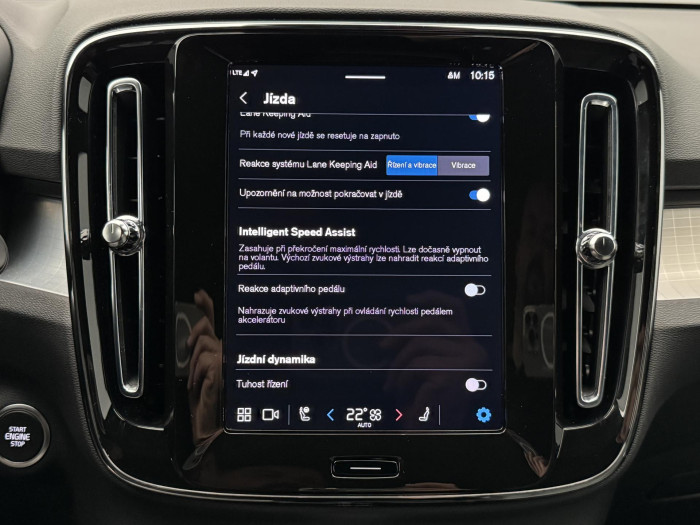 Volvo XC40 B3 PLUS DARK AUT CZ 1.maj