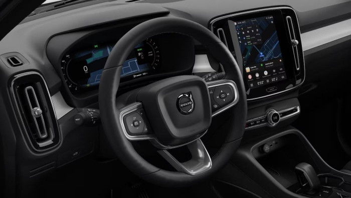 Volvo XC40 B3 AUT DARK PLUS