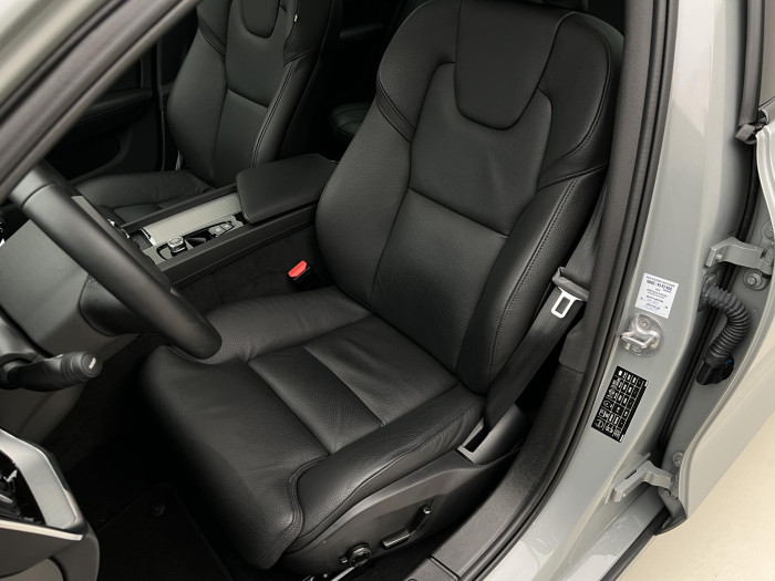 Volvo S60 B5 AWD ULTIMATE DARK AUT 1.maj