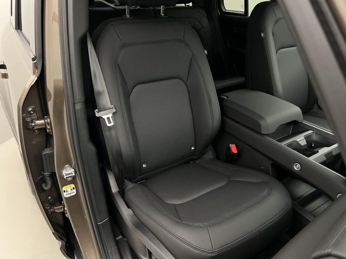 Land Rover Defender 110 D250 X-DYNAMIC SE AWD Aut 3.0 d Dynamic SE