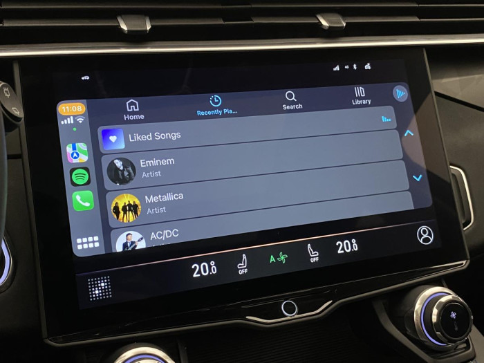 Lynk & Co 01 PHEV DCT AUT 1.maj. REZERVACE