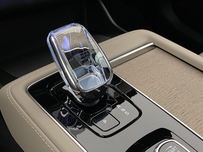 Volvo XC90 T8 AWD RECHARGE DARK ULTRA 7