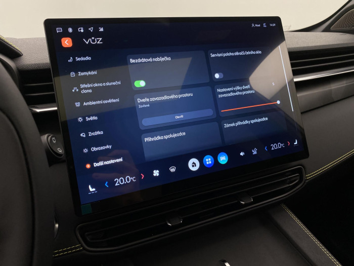 Lynk & Co 01 01 MORE PHEV