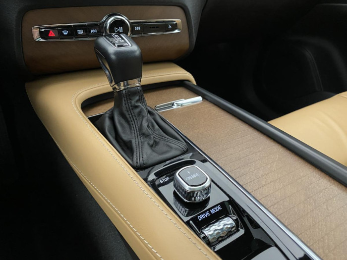 Volvo XC90 D5 AWD INSCRIPTION REZERVACE 2.0 d