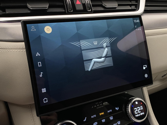 Jaguar F-Pace P250 AWD R-DYNAMIC REZERVACE 2.0 Dynamic