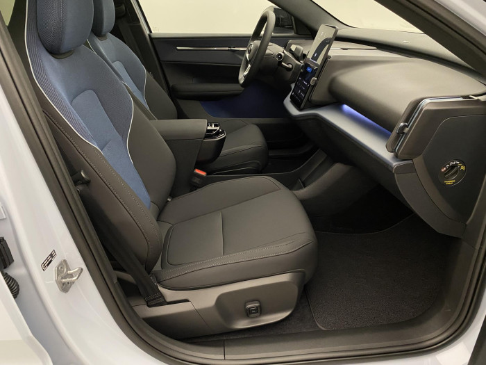 Volvo EX30 CROSS COUNTRY TWIN ULTRA