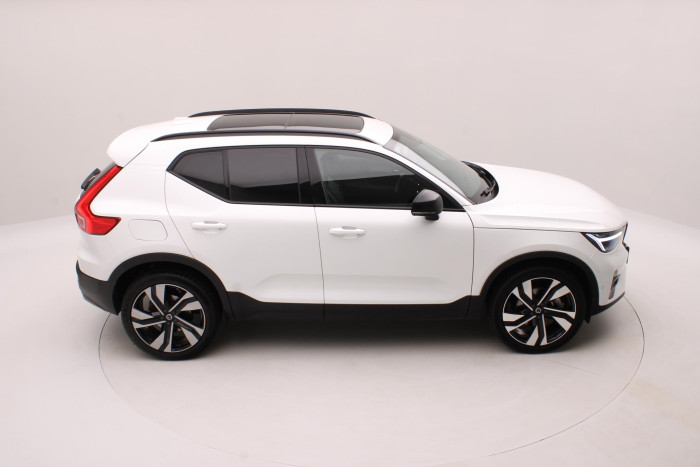 Volvo XC40 B4 AWD DARK ULTRA AUT CZ