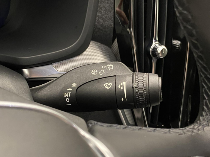 Volvo V60 B3 DARK PLUS REZERVACE