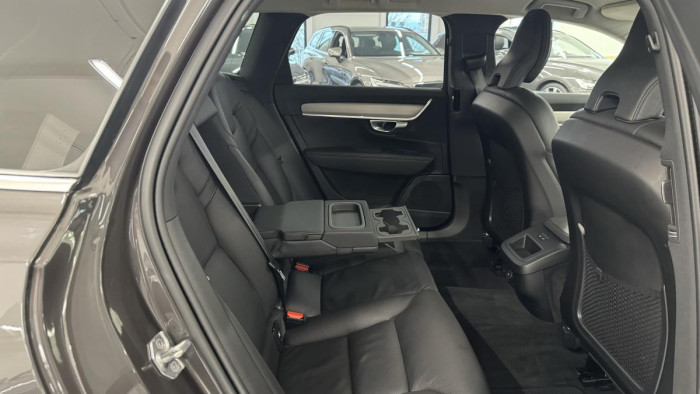 Volvo V90 B4 MOMENTUM ADVANCED REZERVACE 2.0 Momentum