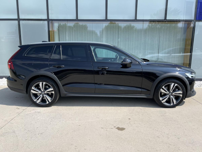 Volvo V60 CROSS COUNTRY B5 AWD Aut 1.maj