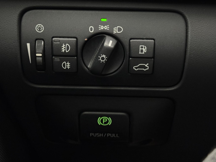 Volvo XC60 D5 AWD MOMENTUM AUT CZ 2.4 d Momentum