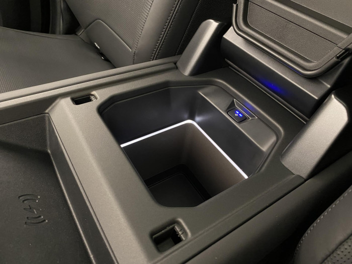 Land Rover Defender OCTA BLACK P635