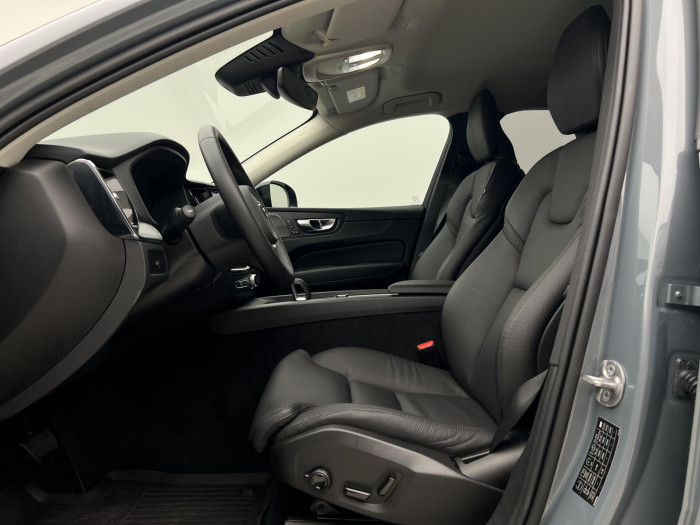 Volvo XC60 B4 AWD PLUS DARK AUT 1.maj.