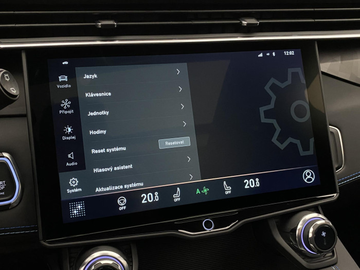 Lynk & Co 01 PHEV DCT AUT 1.maj REZERVACE