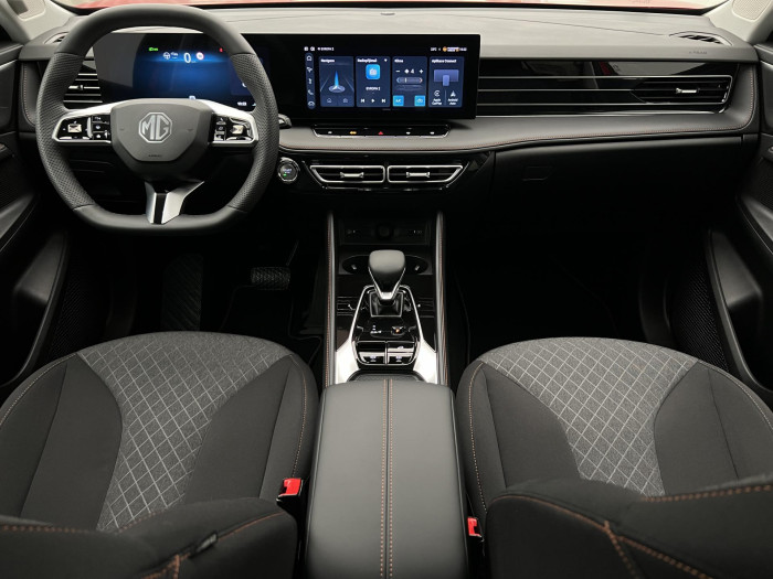 MG HS EMOTION 1.5 TGI 7DCT CZ 1.maj.