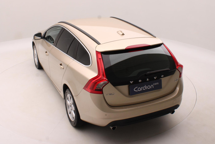 Volvo V60 D5 MOMENTUM 2.4 d Momentum
