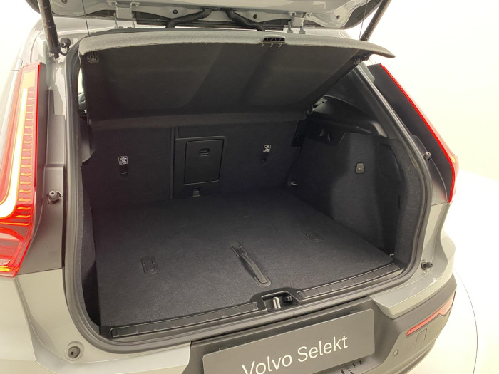 Volvo XC40 B3 DARK PLUS AUT CZ