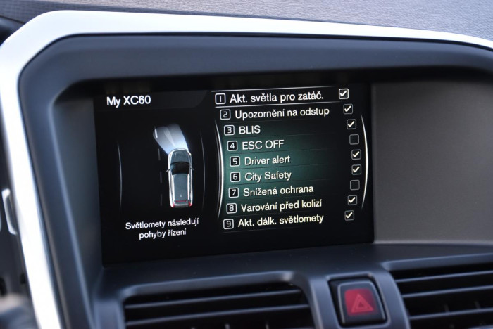 Volvo XC60 D4 AWD SUMMUM REZERVACE 2.4 d Summum