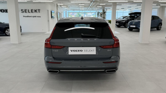 Volvo V60 B4 INSCRIPTION AUT REZERVACE