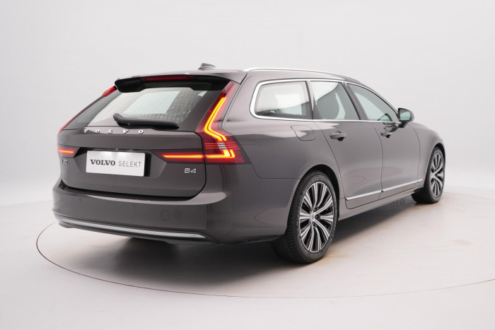 Volvo V90 B4 BRIGHT PLUS AUT 1.maj