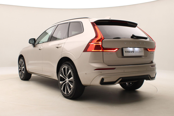 Volvo XC60 B5 AWD PLUS DARK AUT 1.maj
