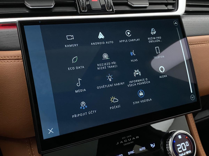 Jaguar F-Pace D200 AWD R-DYNAMIC REZERVACE 2.0 d Dynamic