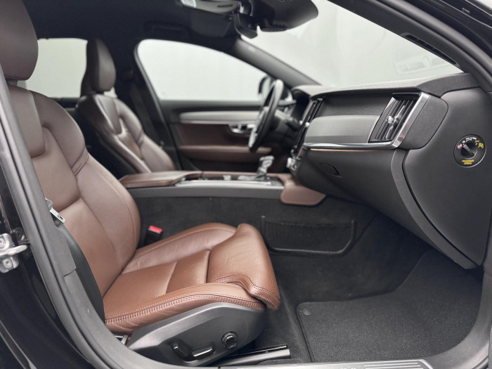 Volvo V90 CC D5 AWD PRO CZ REZERVACE 2.0 d CC CC