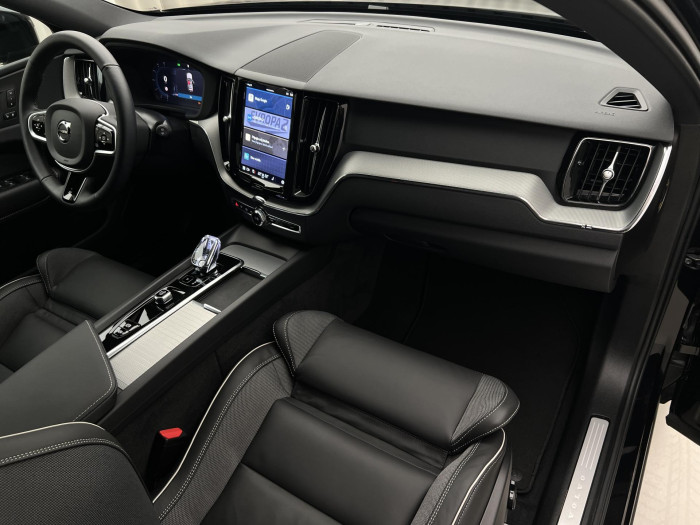 Volvo XC60 B5 AWD BLACK EDITION AUT CZ 2.0 Edition