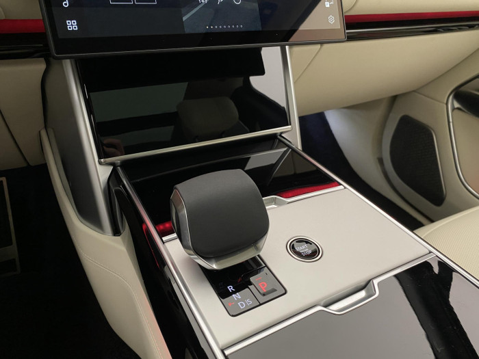 Land Rover Range Rover P530 AUTOBIOGRAPHY REZERVACE