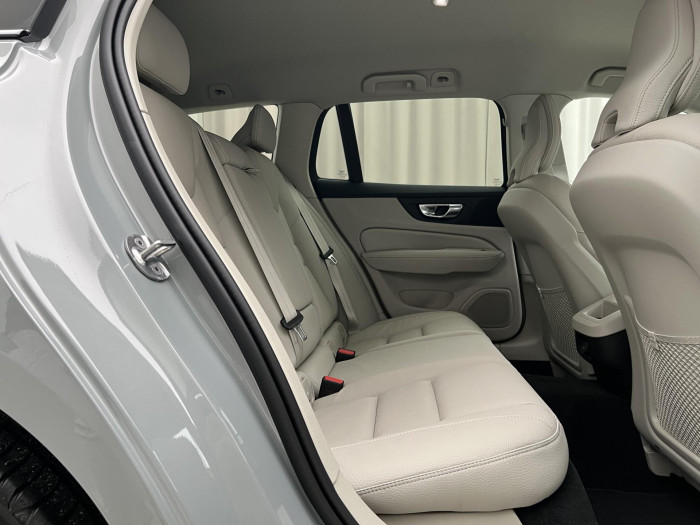 Volvo V60 B4 DARK PLUS