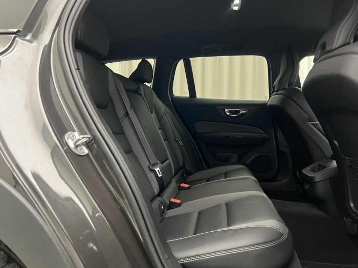 Volvo V60 CC B4 AWD PLUS AUT 1.maj.