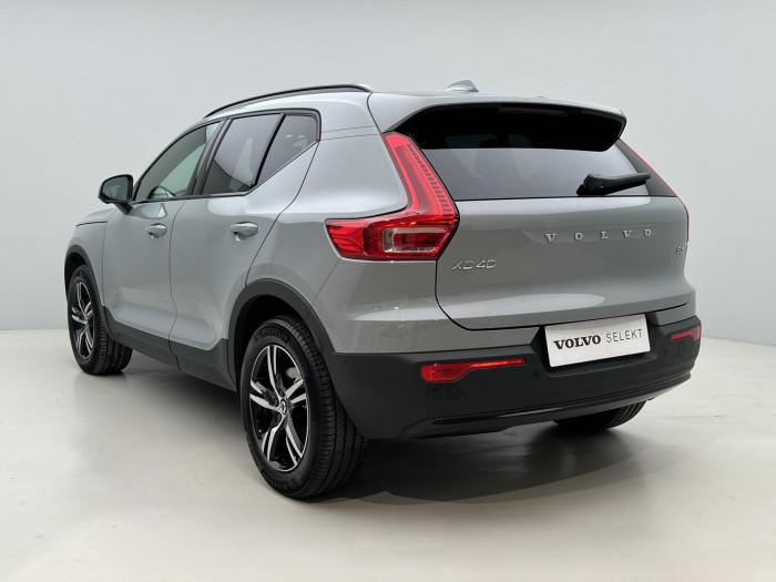 Volvo XC40 B3 PLUS DARK AUT CZ 1.maj.