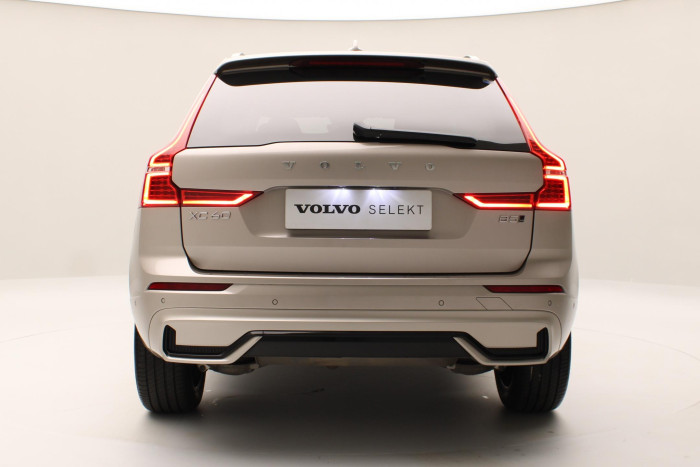 Volvo XC60 B5 AWD ULTRA DARK AUT CZ 1.maj