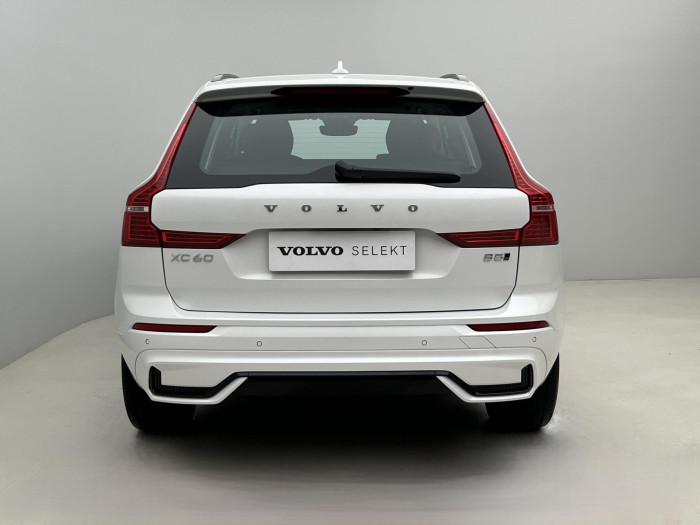 Volvo XC60 B5 AWD PLUS DARK AUT CZ