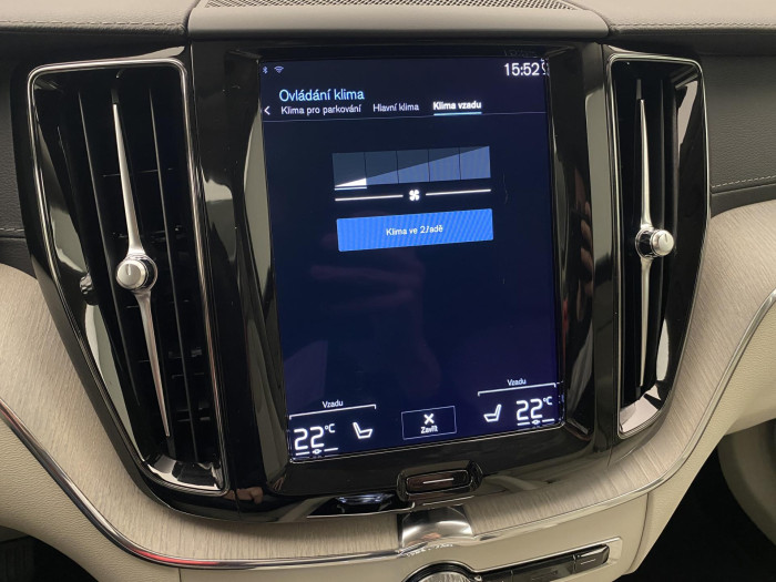 Volvo XC60 B4 AWD DARK PLUS AUT CZ