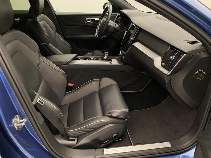 Volvo V60 B5 R-DESIGN AUT CZ