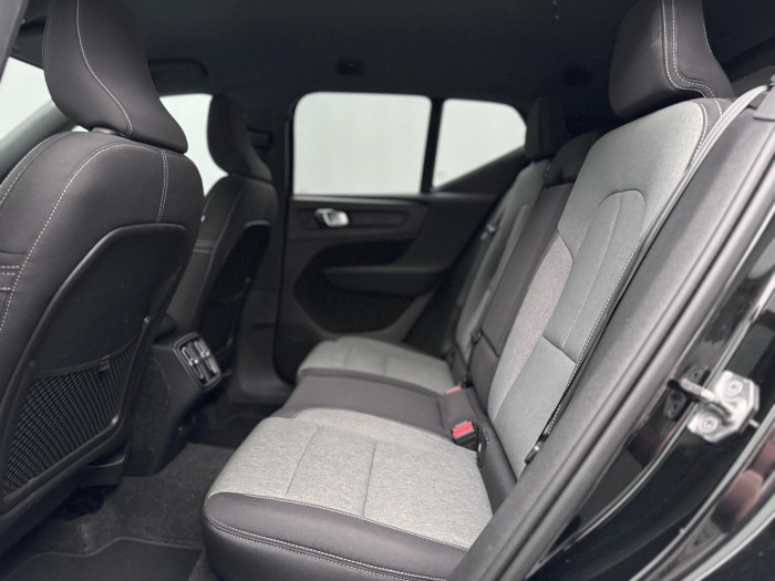 Volvo XC40 B4 MOMENTUM PRO CZ 1.maj 2.0 Momentum