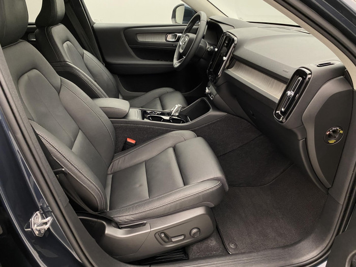 Volvo XC40 B4 AWD INSCRIPTION AUT CZ