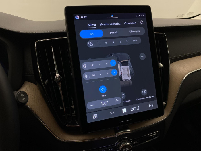 Volvo XC60 T8 AWD BRIGHT ULTRA AUT CZ